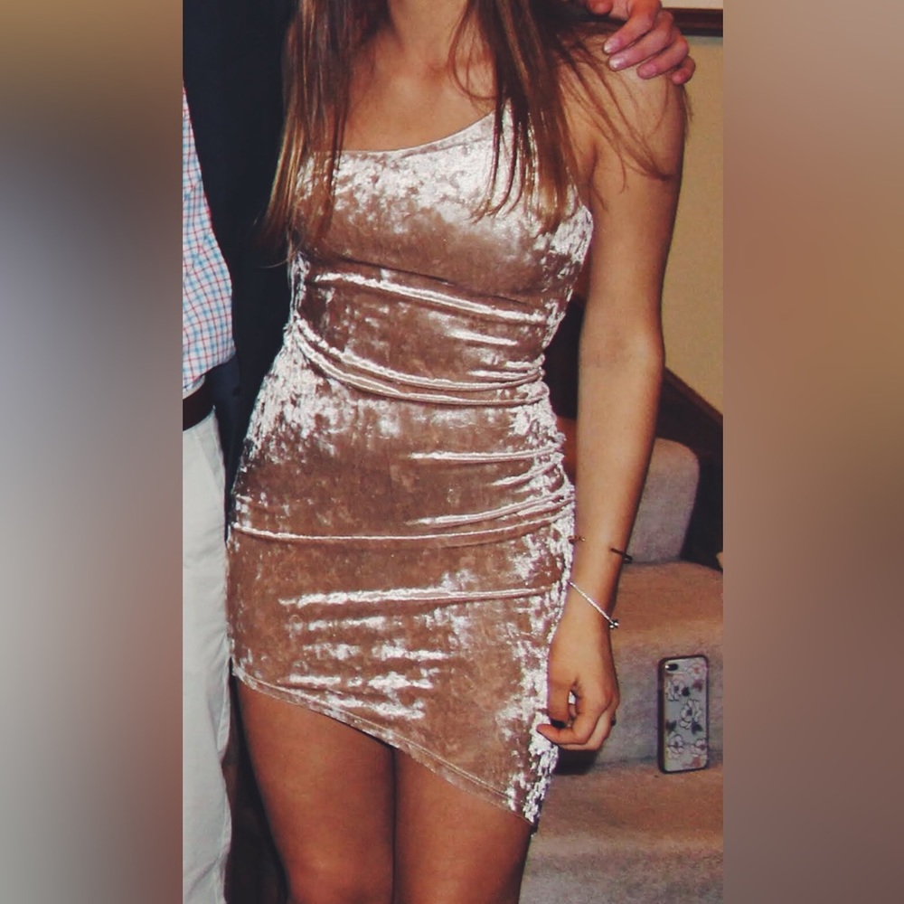 Homecoming one shoulder velvet dress